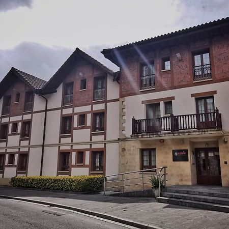 Adeko Hotel Баракальдо Экстерьер фото