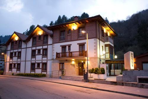 Adeko Hotel Баракальдо Экстерьер фото